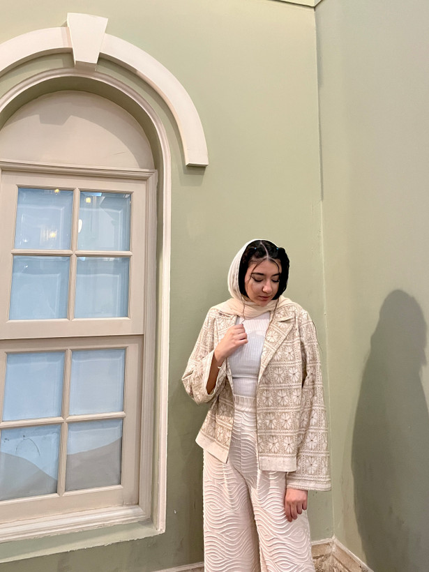 کت لینن زنانه ودخترانه با طرح گلدوزی شده در پارچه کرم رنگ مناسب مهمانی بهار وتابستان