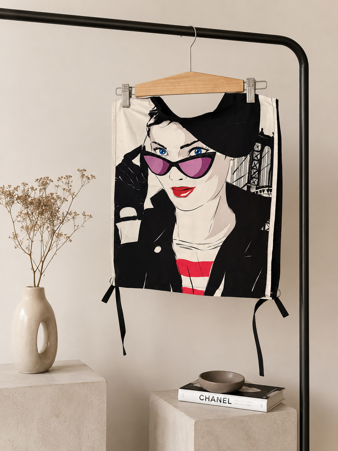 تاپ زنانه چاپ آرت فشن (Pop Art) با بند کناری | تاپ خاص و مدرن